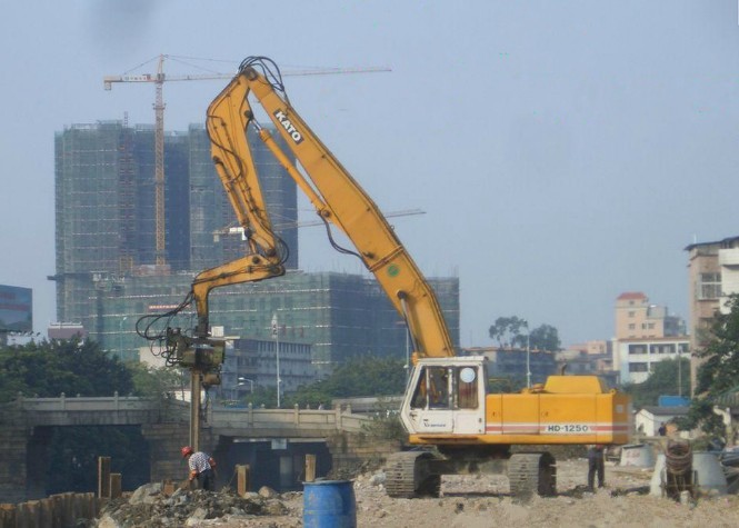挖機(jī)打樁臂改裝、打樁臂改裝、打樁臂挖機(jī)